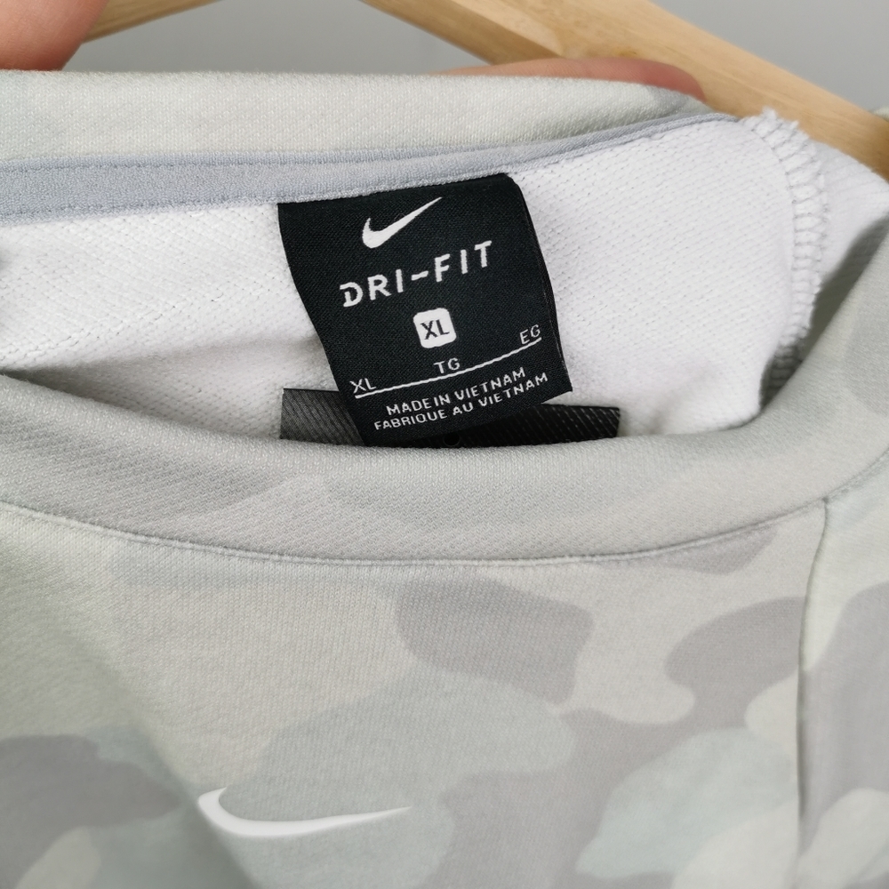 NWT Nike DriFit Long Sleeve Camo Loose Fit XL - Picture 7 of 8